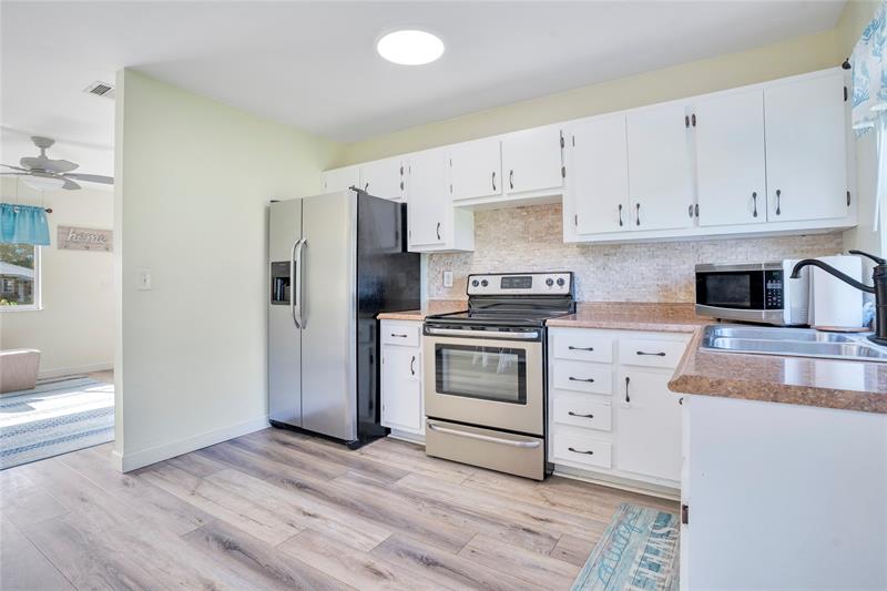 Image 9 of 40 For 808 Belmont Cir