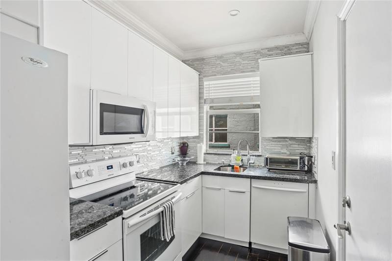 Image 4 of 18 For 503 12th St  4