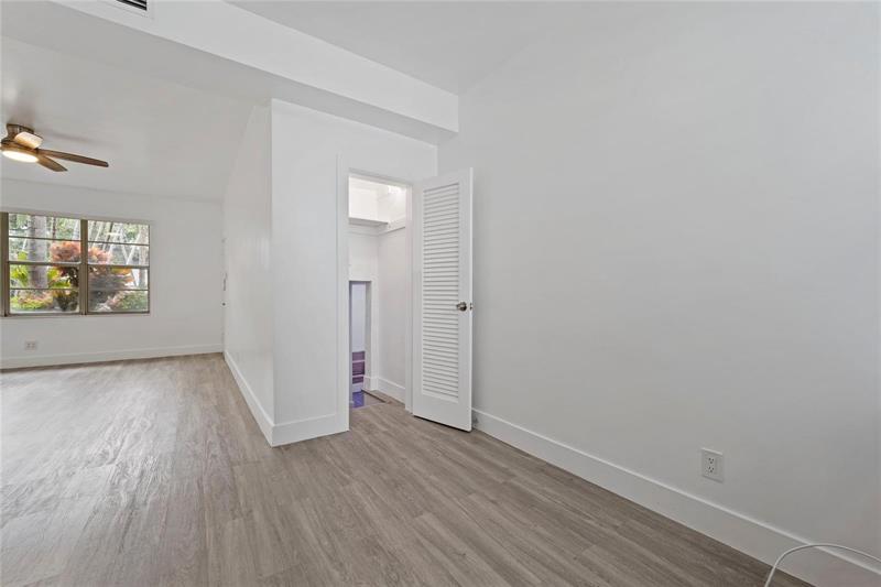 Image 9 of 18 For 503 12th St  4