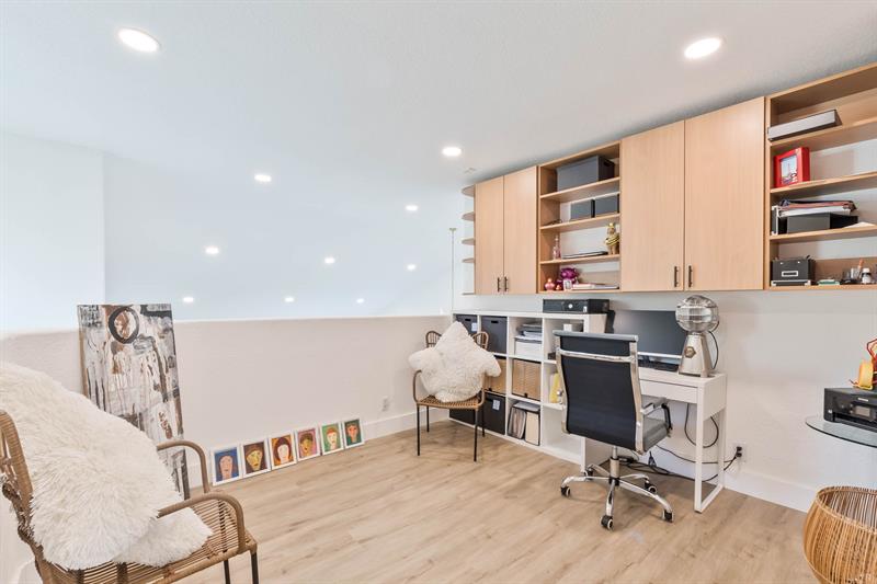 Image 18 of 43 For 524 Water Pt