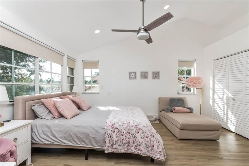 Image 20 of 43 For 524 Water Pt