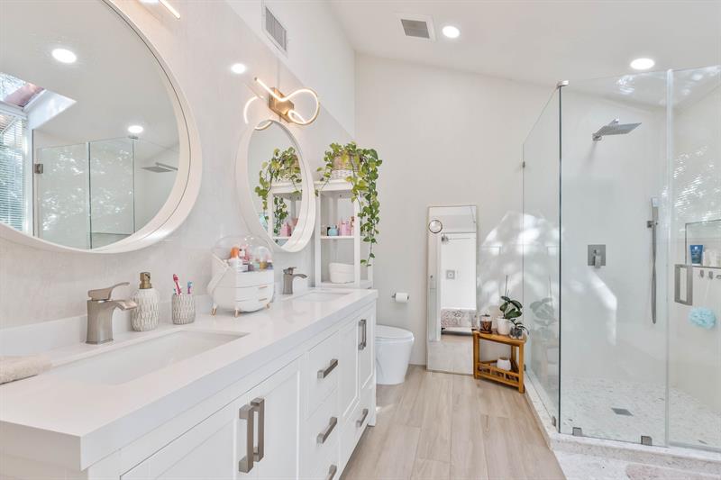 Image 21 of 43 For 524 Water Pt