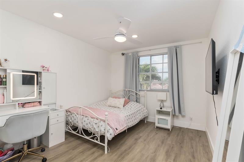 Image 25 of 43 For 524 Water Pt