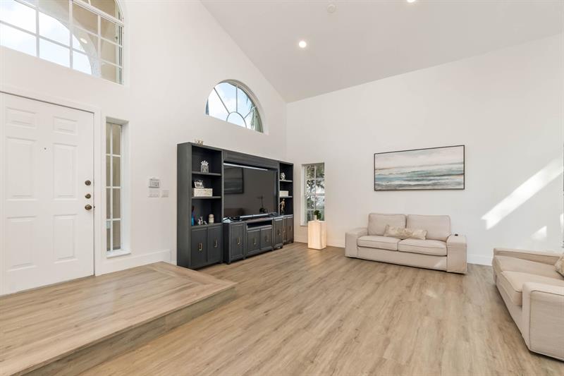 Image 6 of 43 For 524 Water Pt