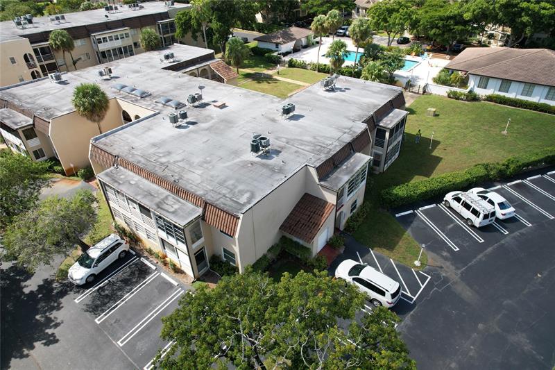 Image 3 of 37 For 2710 Riverside Dr  201