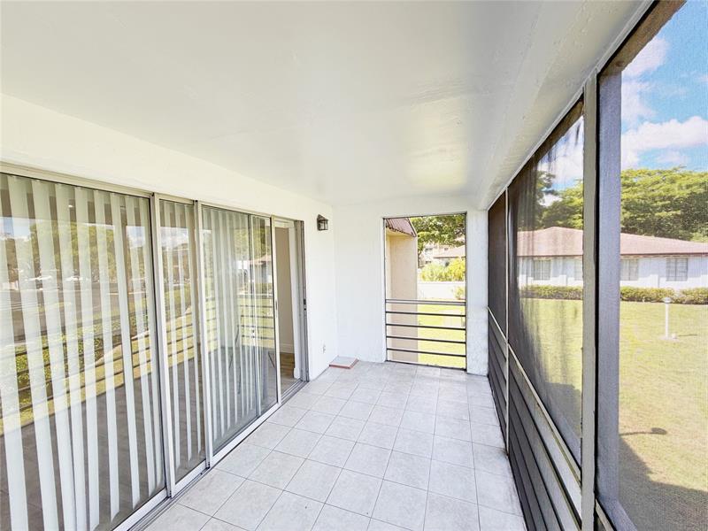 Image 32 of 37 For 2710 Riverside Dr  201