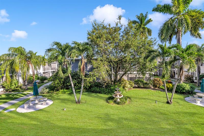 Image 10 of 35 For 2151 42nd Ct  204