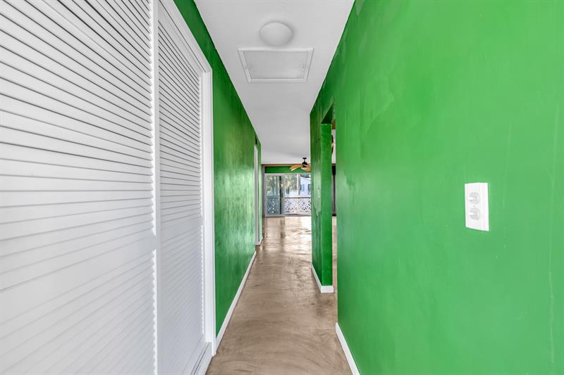 Image 11 of 35 For 2151 42nd Ct  204