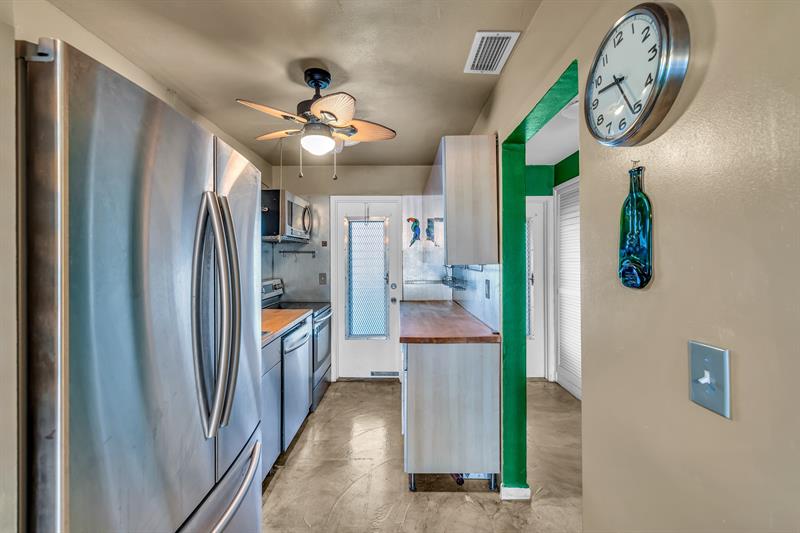 Image 12 of 35 For 2151 42nd Ct  204