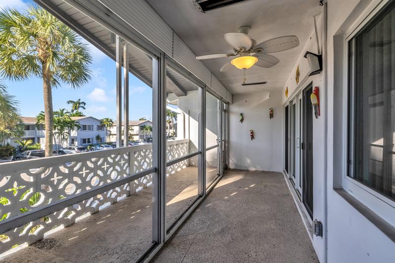 Image 19 of 35 For 2151 42nd Ct  204