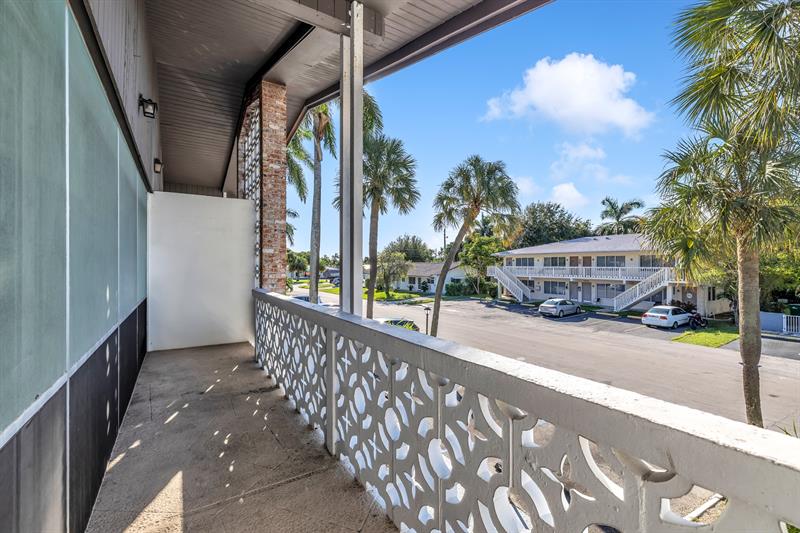 Image 20 of 35 For 2151 42nd Ct  204