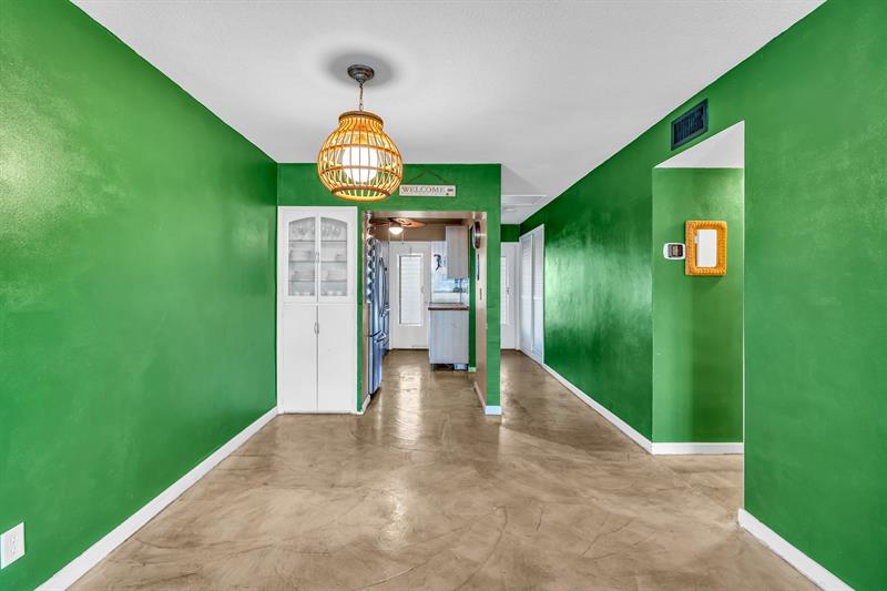 Image 26 of 35 For 2151 42nd Ct  204