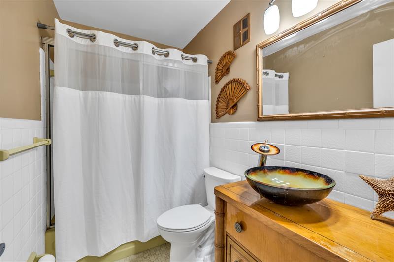 Image 27 of 35 For 2151 42nd Ct  204