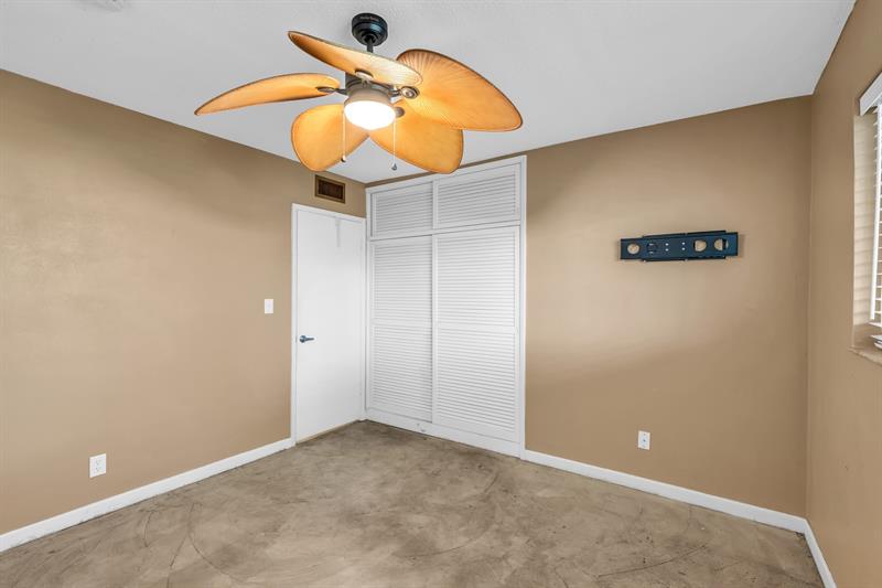 Image 32 of 35 For 2151 42nd Ct  204