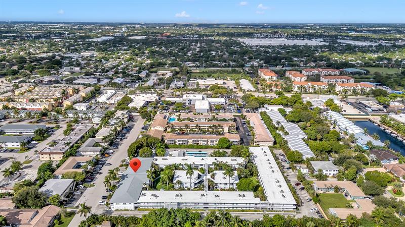 Image 7 of 35 For 2151 42nd Ct  204