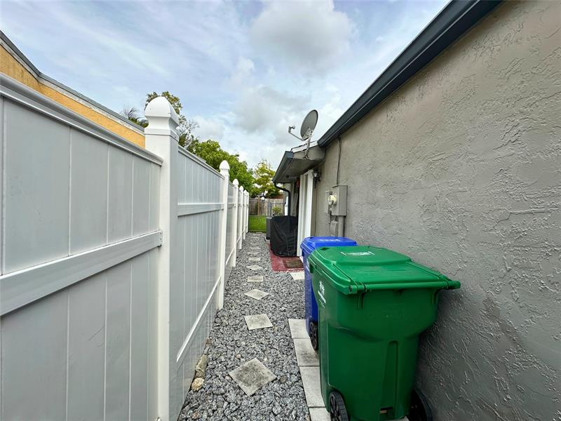 Image 18 of 21 For 2410 87th Ter