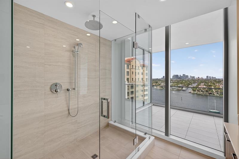 Image 20 of 47 For 153 Seabreeze Blv  1004-s