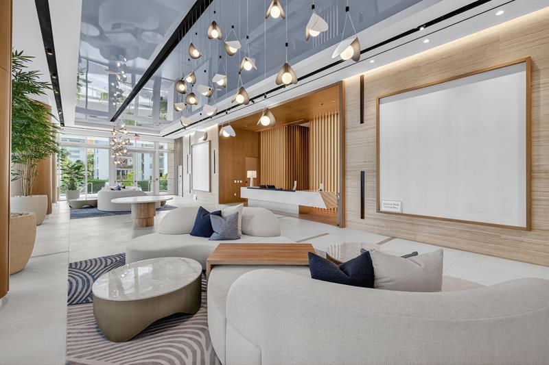 Image 26 of 47 For 153 Seabreeze Blv  1004-s