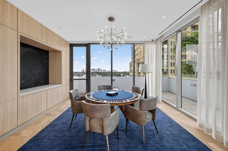 Image 32 of 47 For 153 Seabreeze Blv  1004-s