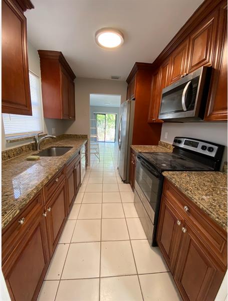 Details for 4734 Summit Blvd, West Palm Beach, FL 33415