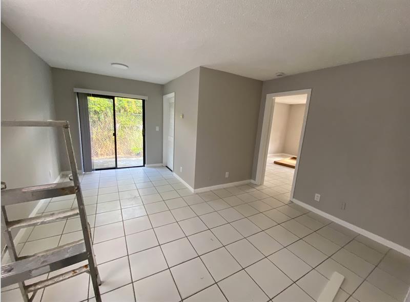 Image 5 of 7 For 4734 Summit Blvd