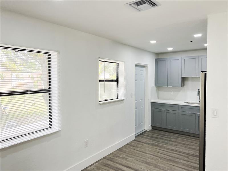 Image 6 of 17 For 1135 127th St