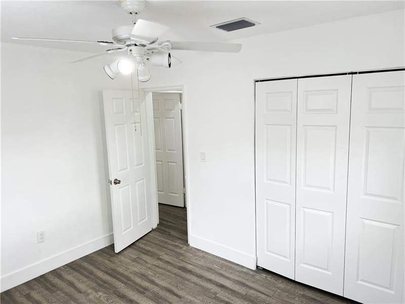 Image 9 of 17 For 1135 127th St