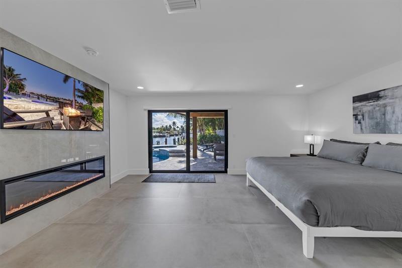 Image 19 of 83 For 160 3rd Ct  