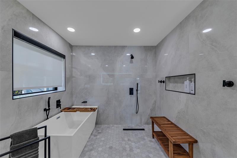 Image 20 of 83 For 160 3rd Ct  