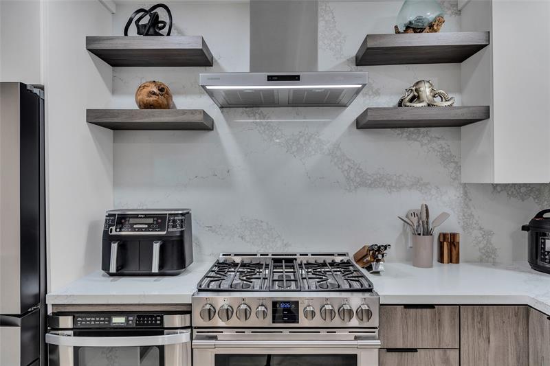 Image 34 of 83 For 160 3rd Ct  