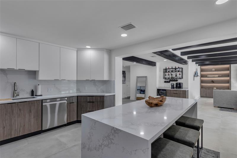 Image 36 of 83 For 160 3rd Ct  