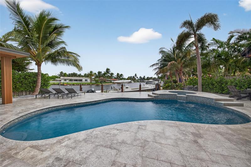 Image 4 of 83 For 160 3rd Ct  