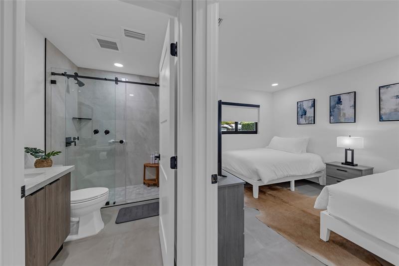 Image 43 of 83 For 160 3rd Ct  