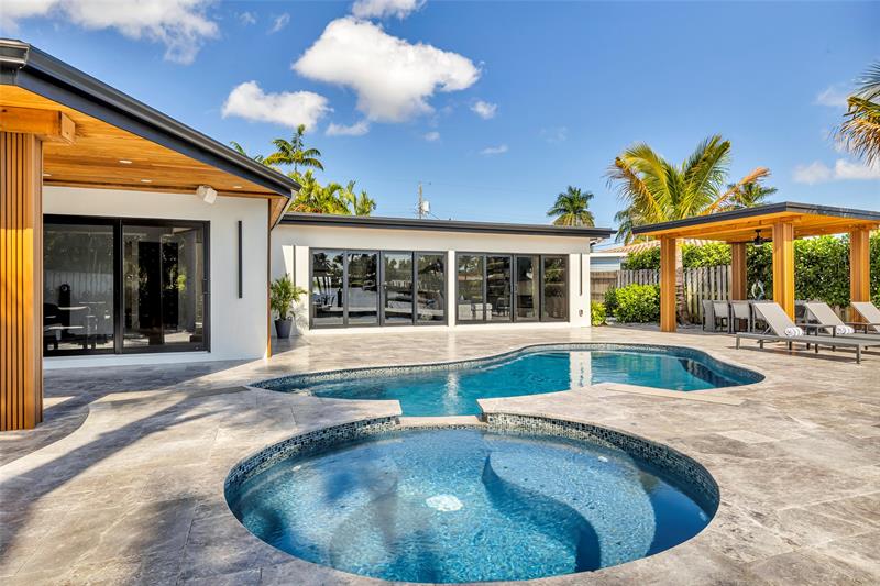 Image 5 of 83 For 160 3rd Ct  