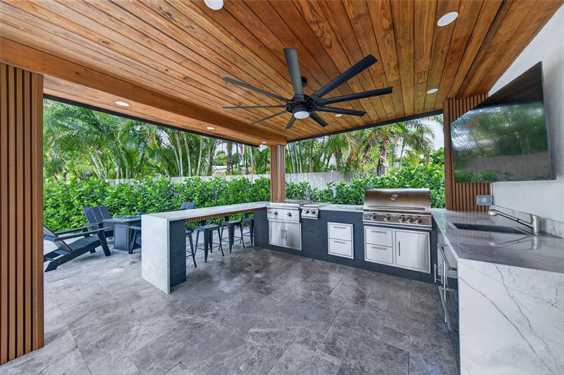 Image 7 of 83 For 160 3rd Ct  