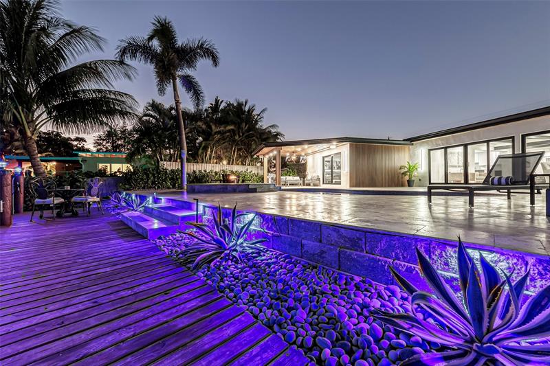 Image 72 of 83 For 160 3rd Ct  