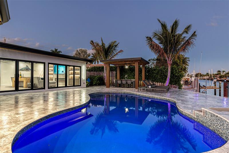 Image 76 of 83 For 160 3rd Ct  