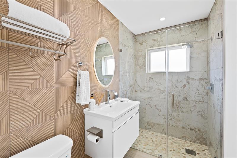 Image 20 of 28 For 420 13th Ave