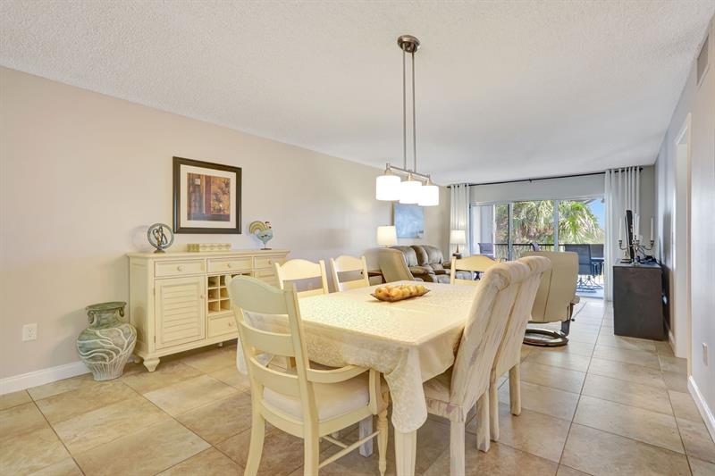 Image 13 of 55 For 4040 Crystal Lake Dr  202