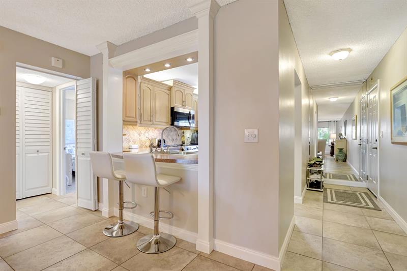 Image 15 of 55 For 4040 Crystal Lake Dr  202