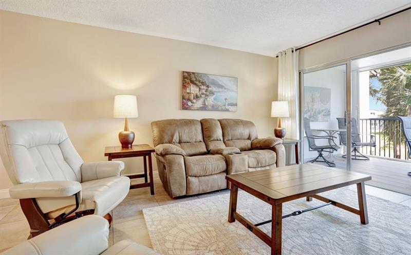 Image 19 of 55 For 4040 Crystal Lake Dr  202