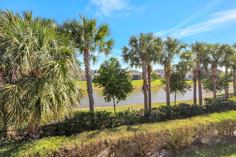 Image 23 of 55 For 4040 Crystal Lake Dr  202