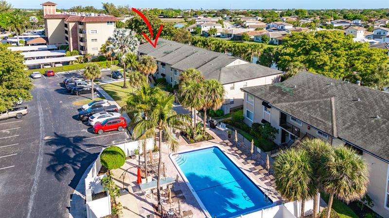 Image 3 of 55 For 4040 Crystal Lake Dr  202