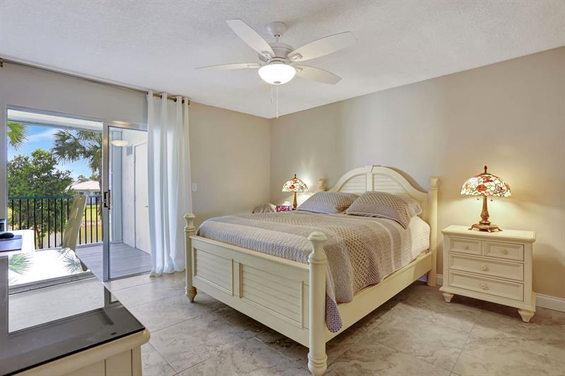 Image 31 of 55 For 4040 Crystal Lake Dr  202