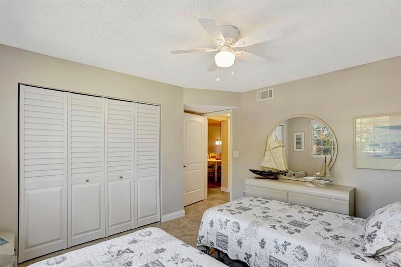 Image 37 of 55 For 4040 Crystal Lake Dr  202