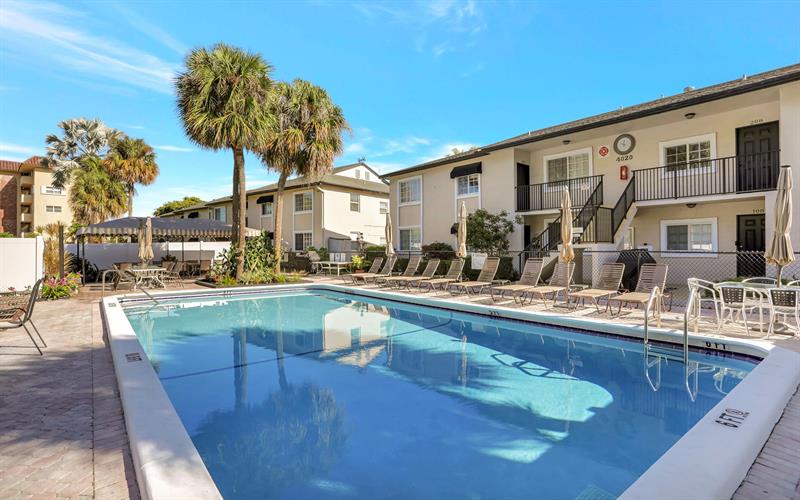 Image 41 of 55 For 4040 Crystal Lake Dr  202