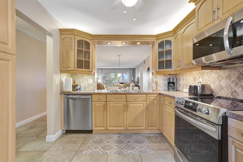 Image 6 of 55 For 4040 Crystal Lake Dr  202