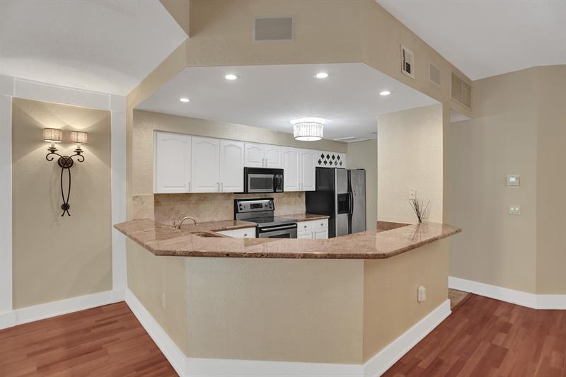 Image 11 of 37 For 1900 Oceanwalk Ln  115