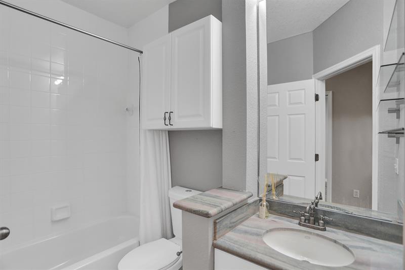 Image 26 of 37 For 1900 Oceanwalk Ln  115