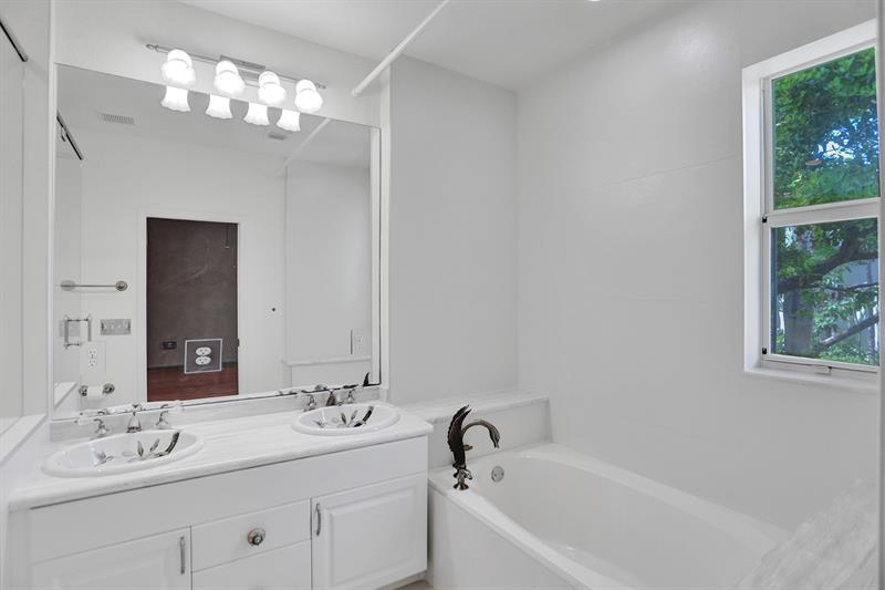 Image 31 of 37 For 1900 Oceanwalk Ln  115